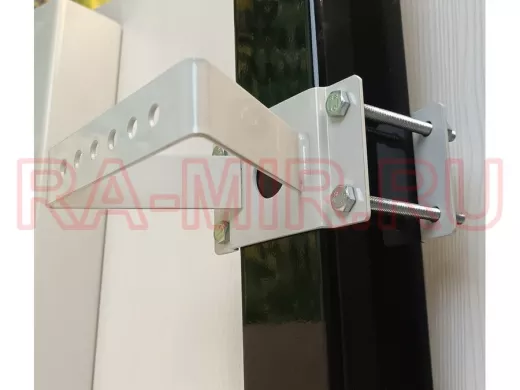 Кронштейн для прожектора на квадратную трубу 60х60мм с отверстием "ХОП-217067" серый, сталь